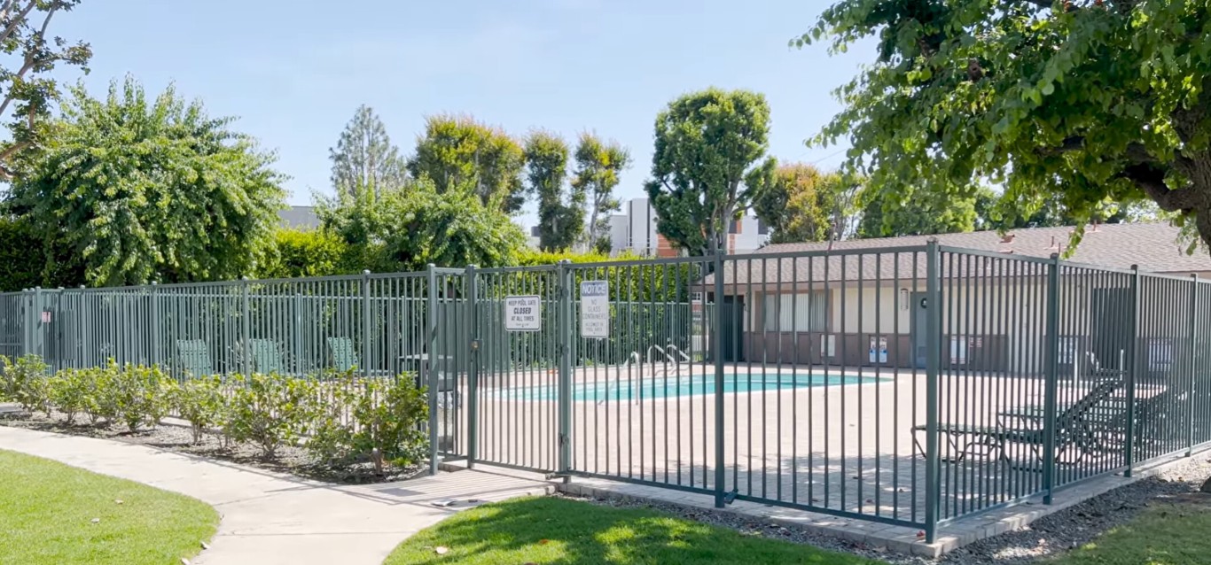 Aluminum pool fence installed by SureFrame in San Leandro, CA